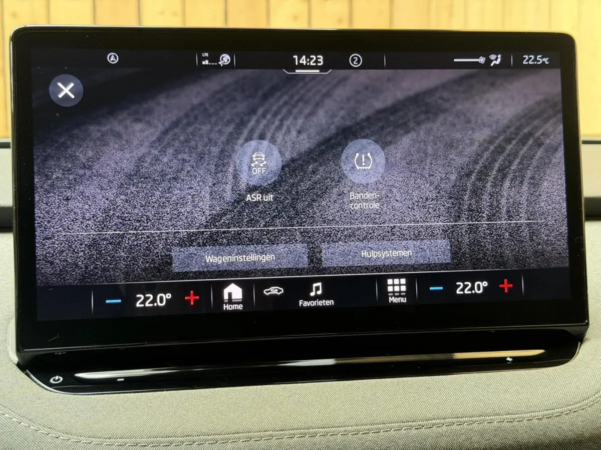 80 Adaptieve cruise control | Apple CarPlay/Android Auto | Climate control | Getint glas| Keyless entry | LED verlichting | Elektrisch bedienbare achterklep | Stuurwiel verwarmd | Rondomzich