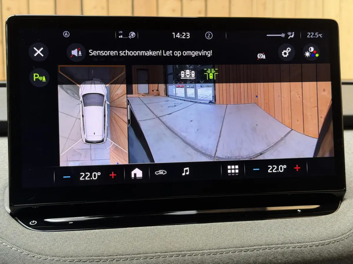 80 Adaptieve cruise control | Apple CarPlay/Android Auto | Climate control | Getint glas| Keyless entry | LED verlichting | Elektrisch bedienbare achterklep | Stuurwiel verwarmd | Rondomzich