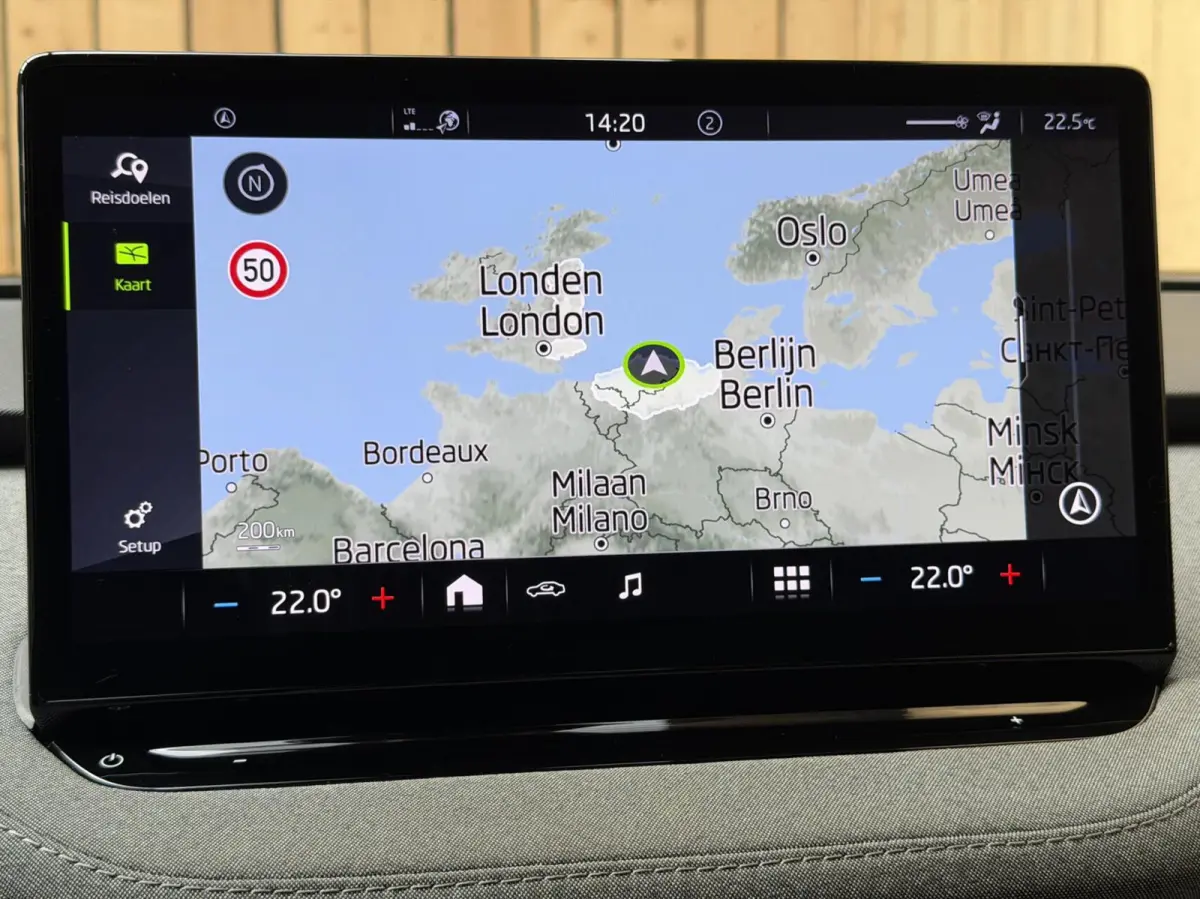 80 Adaptieve cruise control | Apple CarPlay/Android Auto | Climate control | Getint glas| Keyless entry | LED verlichting | Elektrisch bedienbare achterklep | Stuurwiel verwarmd | Rondomzich