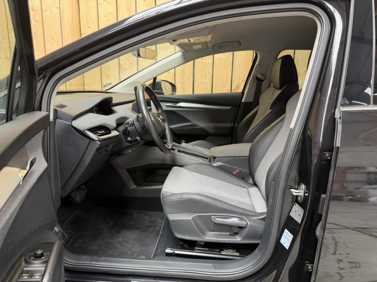 80 Adaptieve cruise control | Apple CarPlay/Android Auto | Climate control | Getint glas| Keyless entry | LED verlichting | Elektrisch bedienbare achterklep | Stuurwiel verwarmd | Rondomzich