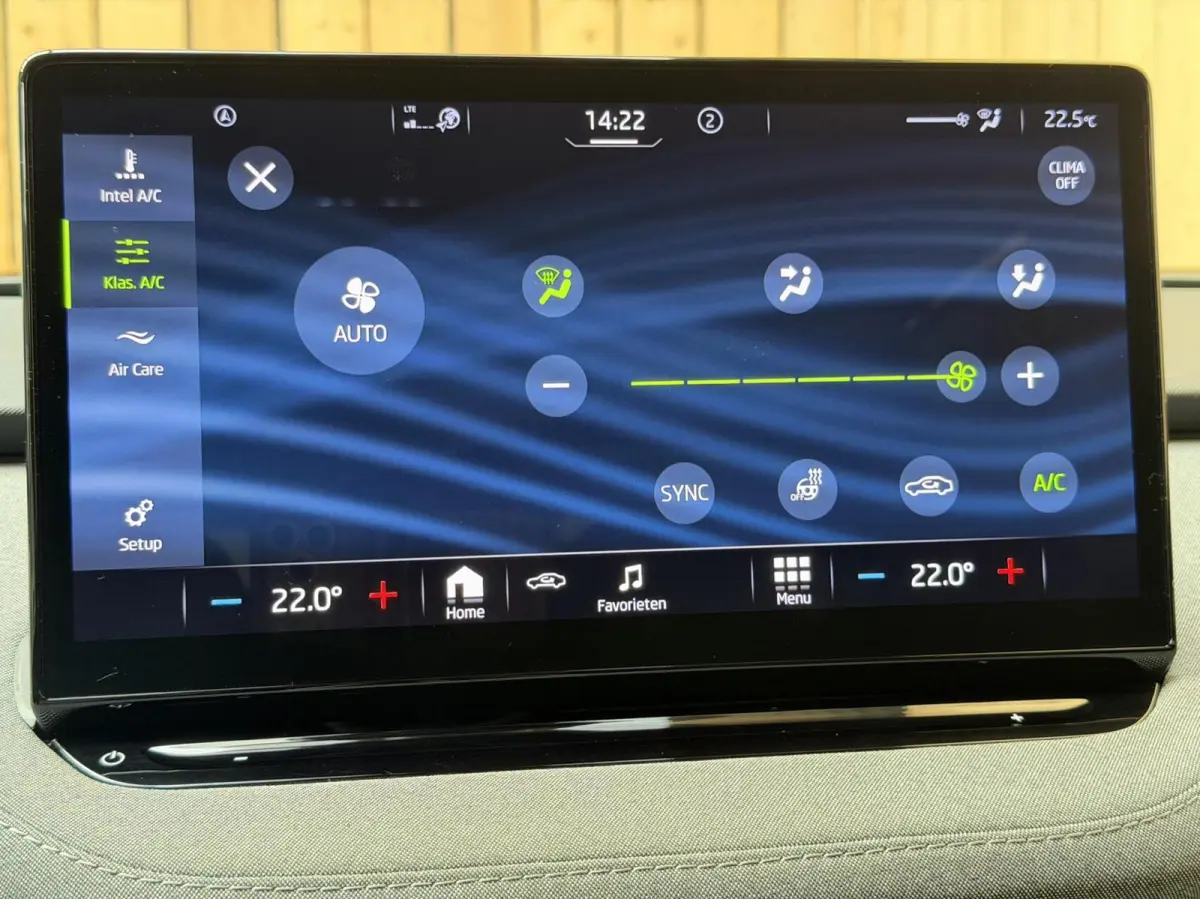 80 Adaptieve cruise control | Apple CarPlay/Android Auto | Climate control | Getint glas| Keyless entry | LED verlichting | Elektrisch bedienbare achterklep | Stuurwiel verwarmd | Rondomzich