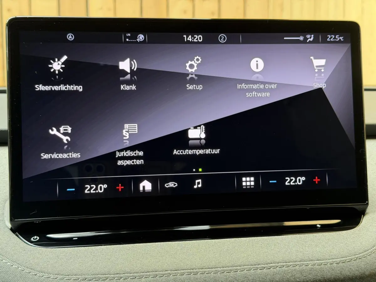 80 Adaptieve cruise control | Apple CarPlay/Android Auto | Climate control | Getint glas| Keyless entry | LED verlichting | Elektrisch bedienbare achterklep | Stuurwiel verwarmd | Rondomzich