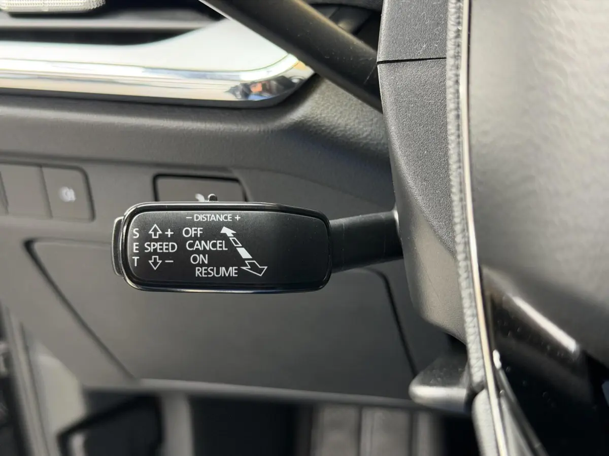 80 Adaptieve cruise control | Apple CarPlay/Android Auto | Climate control | Getint glas| Keyless entry | LED verlichting | Elektrisch bedienbare achterklep | Stuurwiel verwarmd | Rondomzich