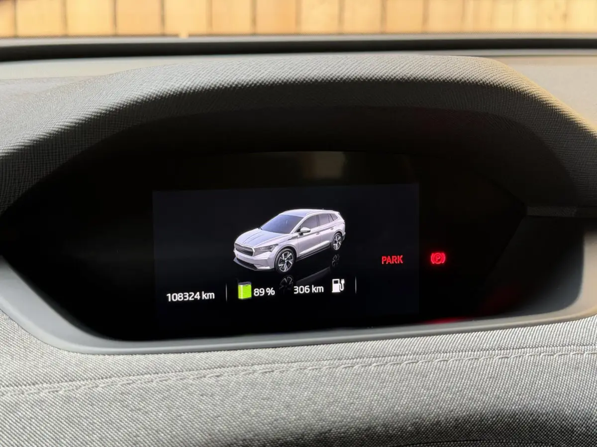 80 Adaptieve cruise control | Apple CarPlay/Android Auto | Climate control | Getint glas| Keyless entry | LED verlichting | Elektrisch bedienbare achterklep | Stuurwiel verwarmd | Rondomzich