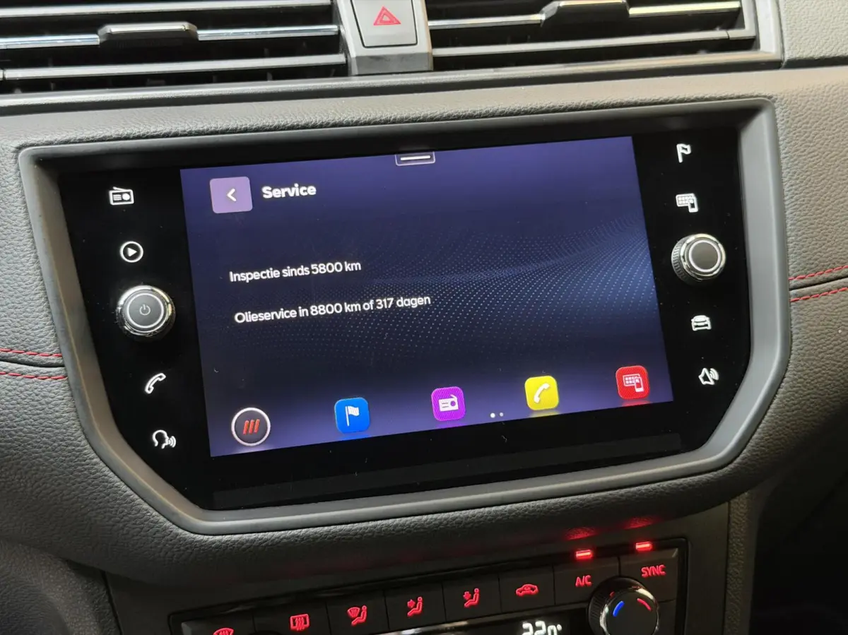 1.0 TSI FR Business Intense Apple CarPlay/Android Auto | Achteruitrijcamera | Beats Audio | Cruise control | Getint glas | Navigatiesysteem | Parkeersensoren voor en achter