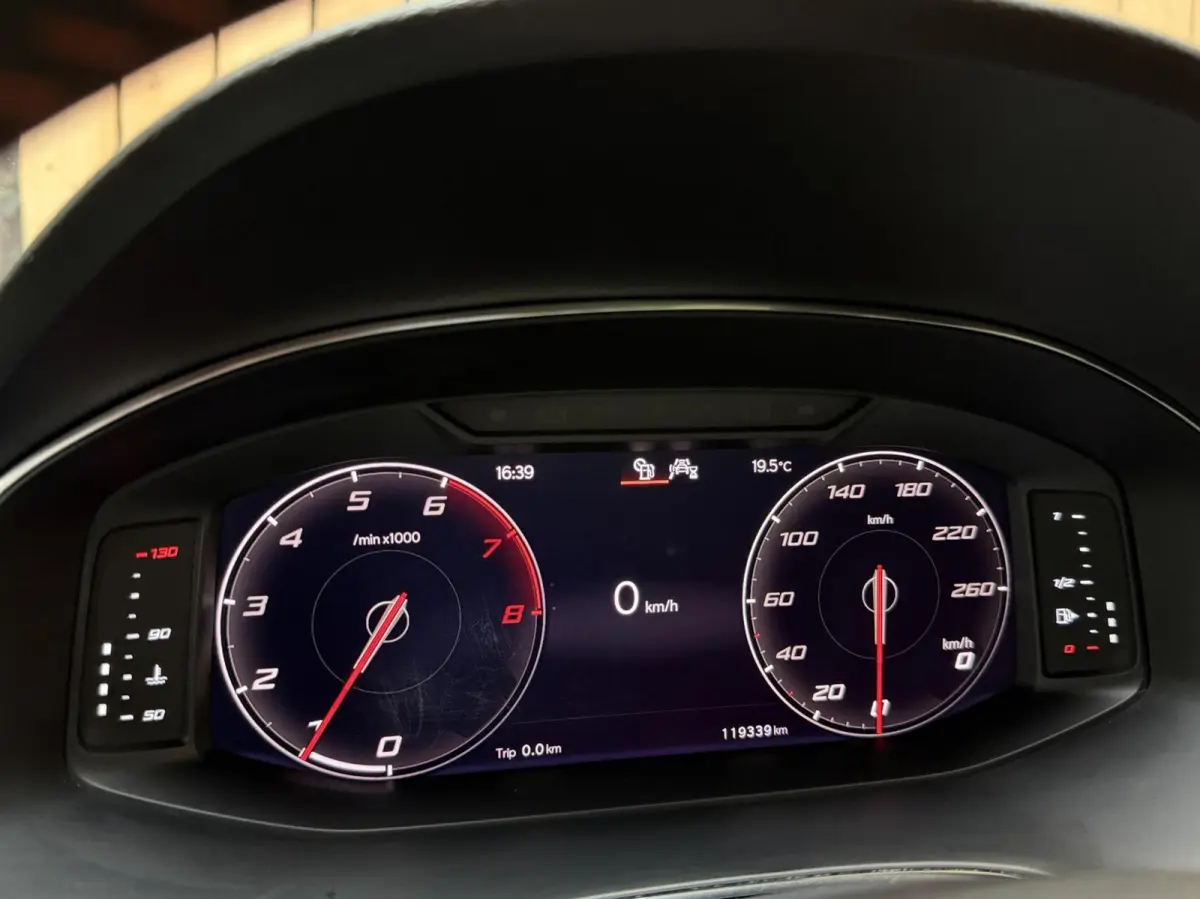 1.0 TSI FR Business Intense Apple CarPlay/Android Auto | Achteruitrijcamera | Beats Audio | Cruise control | Getint glas | Navigatiesysteem | Parkeersensoren voor en achter