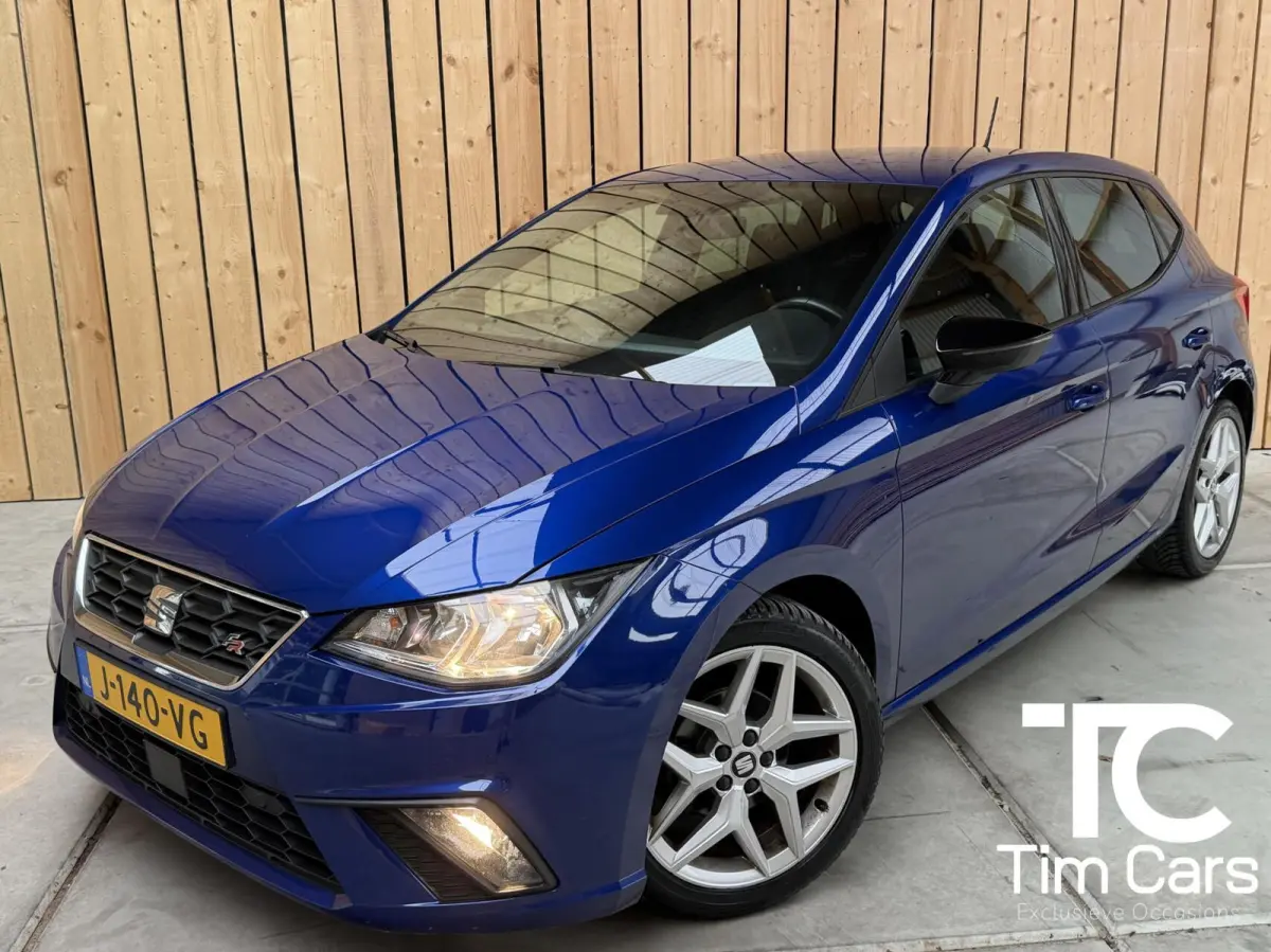 1.0 TSI FR Business Intense Apple CarPlay/Android Auto | Achteruitrijcamera | Beats Audio | Cruise control | Getint glas | Navigatiesysteem | Parkeersensoren voor en achter