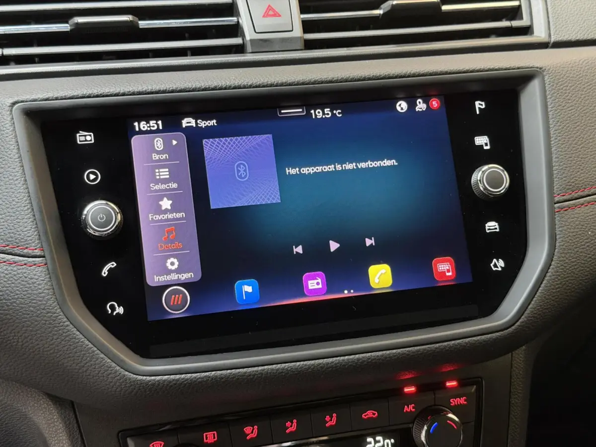 1.0 TSI FR Business Intense Apple CarPlay/Android Auto | Achteruitrijcamera | Beats Audio | Cruise control | Getint glas | Navigatiesysteem | Parkeersensoren voor en achter