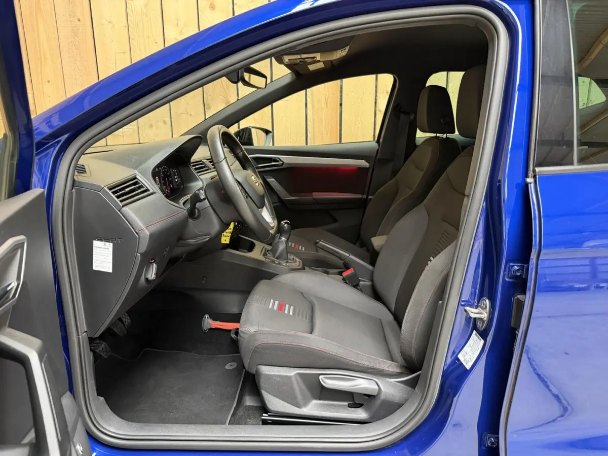1.0 TSI FR Business Intense Apple CarPlay/Android Auto | Achteruitrijcamera | Beats Audio | Cruise control | Getint glas | Navigatiesysteem | Parkeersensoren voor en achter