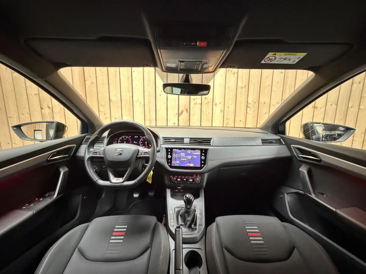 1.0 TSI FR Business Intense Apple CarPlay/Android Auto | Achteruitrijcamera | Beats Audio | Cruise control | Getint glas | Navigatiesysteem | Parkeersensoren voor en achter