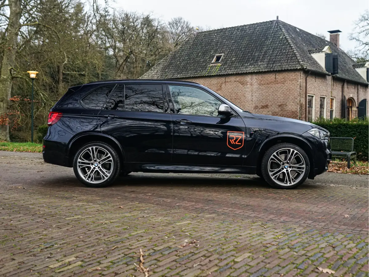 M50D 381pk I Grijs kenteken l 360C l Keramiek l HUD l Soft Close l Night Vision l Stoelkoeling