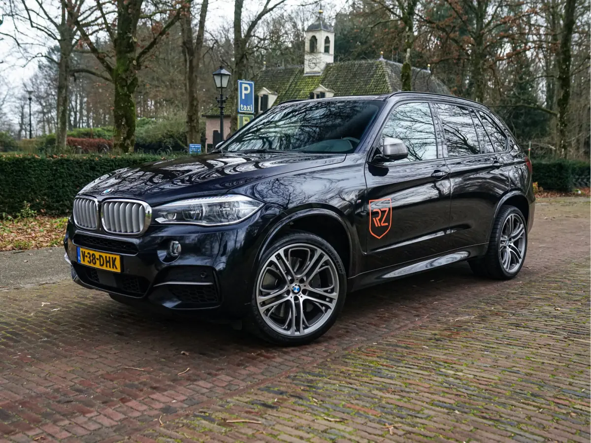 M50D 381pk I Grijs kenteken l 360C l Keramiek l HUD l Soft Close l Night Vision l Stoelkoeling