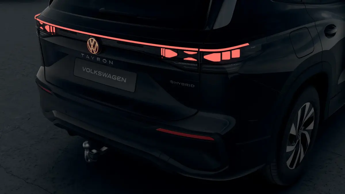 Life Edition | 'App-Connect' draadloze smartphone integratie | Automatische afstandsregeling (Adaptive Cruise Control) | Buitenspiegels elektrisch instel-, verwarm- en inklapbaar