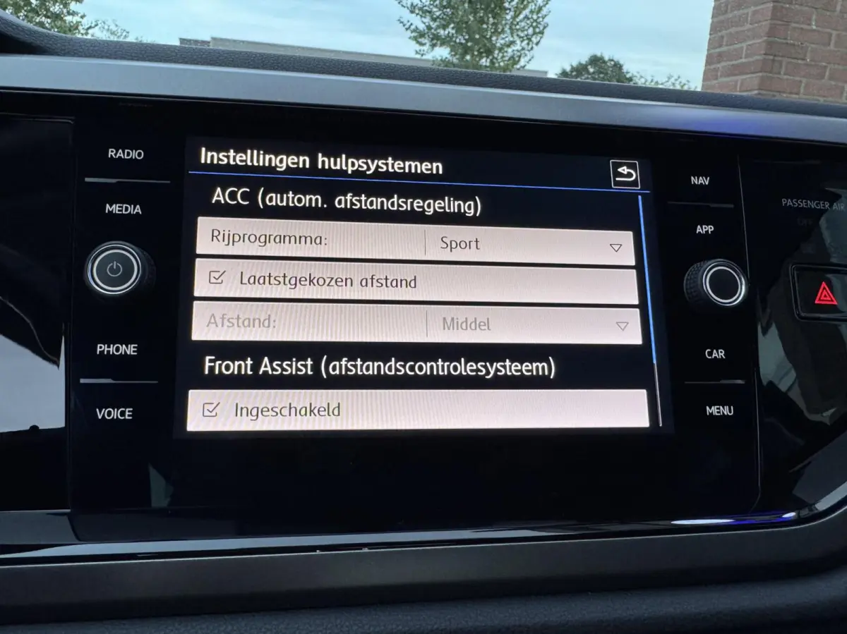 1.0 TSI 95pk R-Line ACC CarPlay Garantie Inparkeren