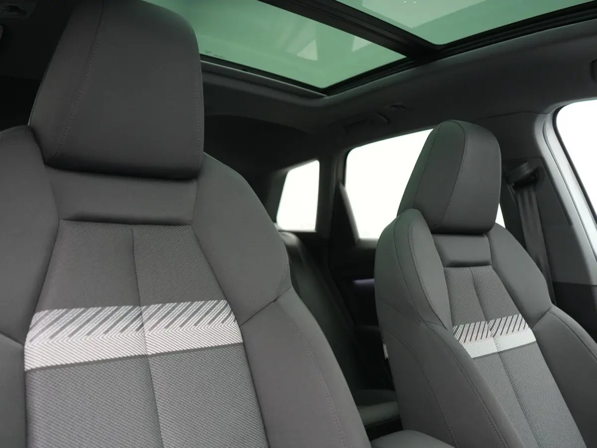 40 S Line 77 kWh 204pk Dealer O.H. | Panodak | Adaptive Cruise | Head Up | Camera | Matrix LED | Camera | Warmtepomp | Sportstoelen Memory & Verwarmd | Stuur Verwarmd | Apple Carplay | Navig