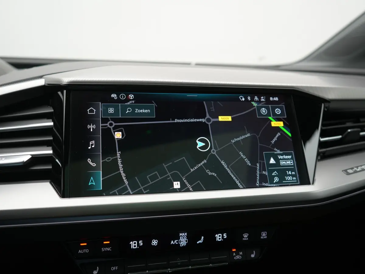 40 S Line 77 kWh 204pk Dealer O.H. | Panodak | Adaptive Cruise | Head Up | Camera | Matrix LED | Camera | Warmtepomp | Sportstoelen Memory & Verwarmd | Stuur Verwarmd | Apple Carplay | Navig