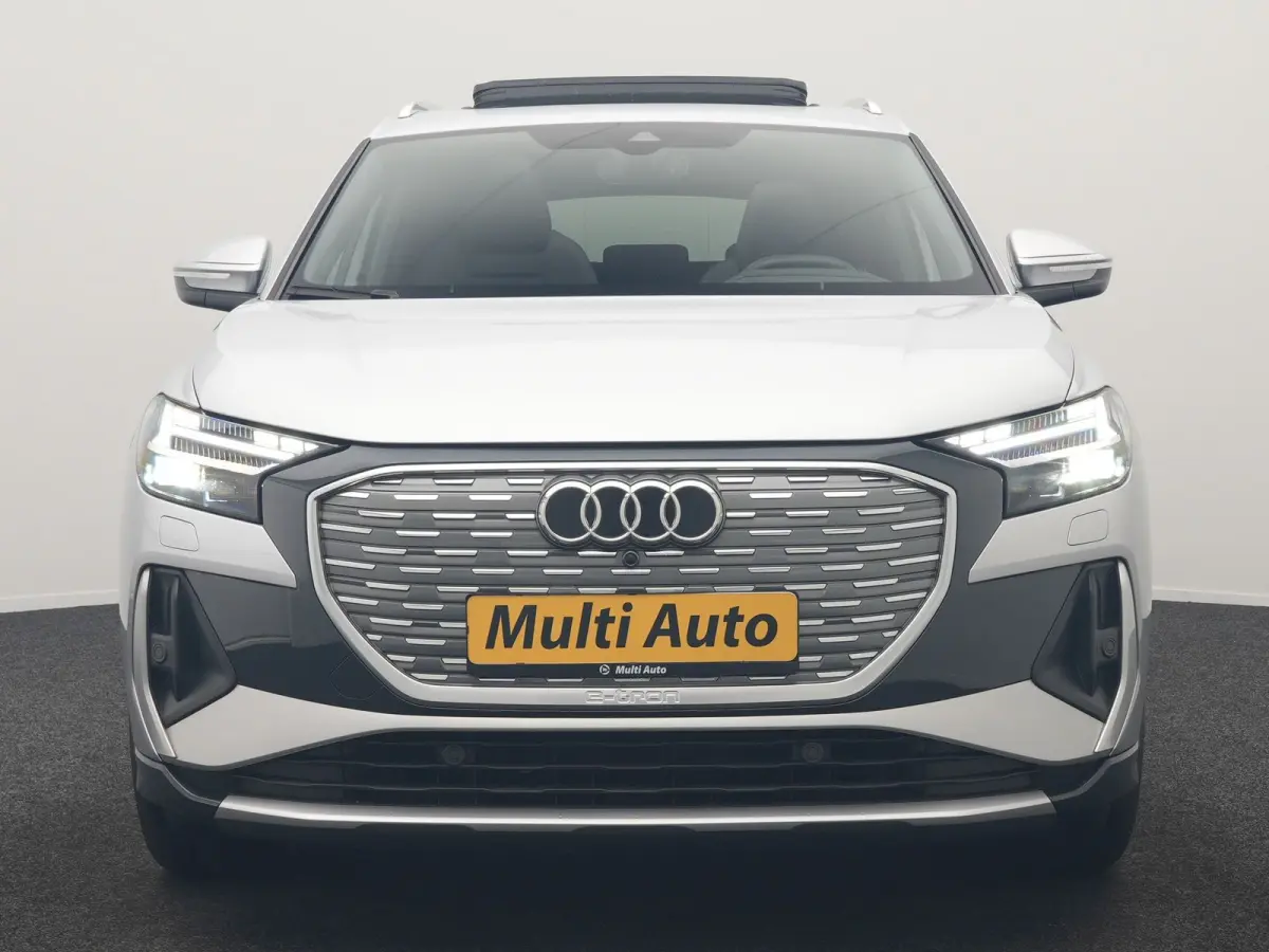 40 S Line 77 kWh 204pk Dealer O.H. | Panodak | Adaptive Cruise | Head Up | Camera | Matrix LED | Camera | Warmtepomp | Sportstoelen Memory & Verwarmd | Stuur Verwarmd | Apple Carplay | Navig