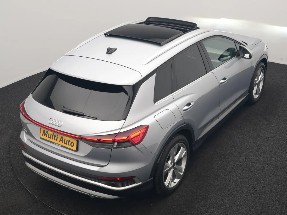 40 S Line 77 kWh 204pk Dealer O.H. | Panodak | Adaptive Cruise | Head Up | Camera | Matrix LED | Camera | Warmtepomp | Sportstoelen Memory & Verwarmd | Stuur Verwarmd | Apple Carplay | Navig