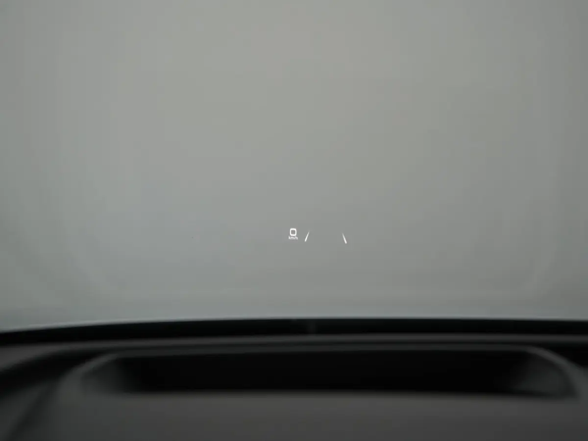 40 S Line 77 kWh 204pk Dealer O.H. | Panodak | Adaptive Cruise | Head Up | Camera | Matrix LED | Camera | Warmtepomp | Sportstoelen Memory & Verwarmd | Stuur Verwarmd | Apple Carplay | Navig