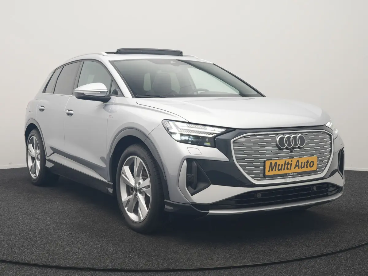 40 S Line 77 kWh 204pk Dealer O.H. | Panodak | Adaptive Cruise | Head Up | Camera | Matrix LED | Camera | Warmtepomp | Sportstoelen Memory & Verwarmd | Stuur Verwarmd | Apple Carplay | Navig