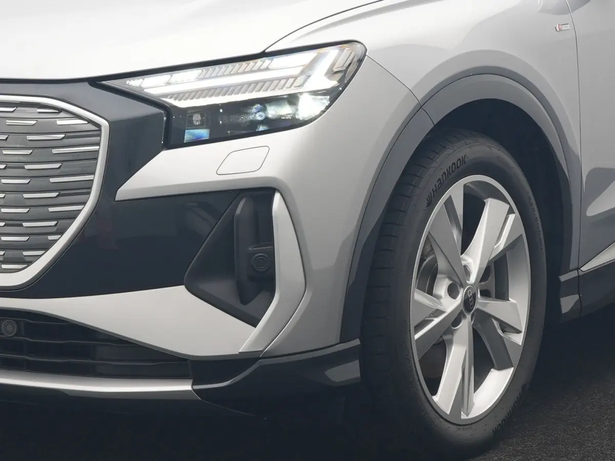 40 S Line 77 kWh 204pk Dealer O.H. | Panodak | Adaptive Cruise | Head Up | Camera | Matrix LED | Camera | Warmtepomp | Sportstoelen Memory & Verwarmd | Stuur Verwarmd | Apple Carplay | Navig