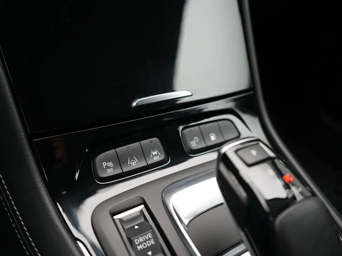1.6 Turbo Ultimate PHEV 225pk Dealer O.H. | Trekhaak Afn. | Adaptive Cruise | 360 Camera | Alcantara Sportstoelen & Stuur Verwarmd | BLIS | Keyless | Navigatie | DAB | Plug In Hybrid | Apple