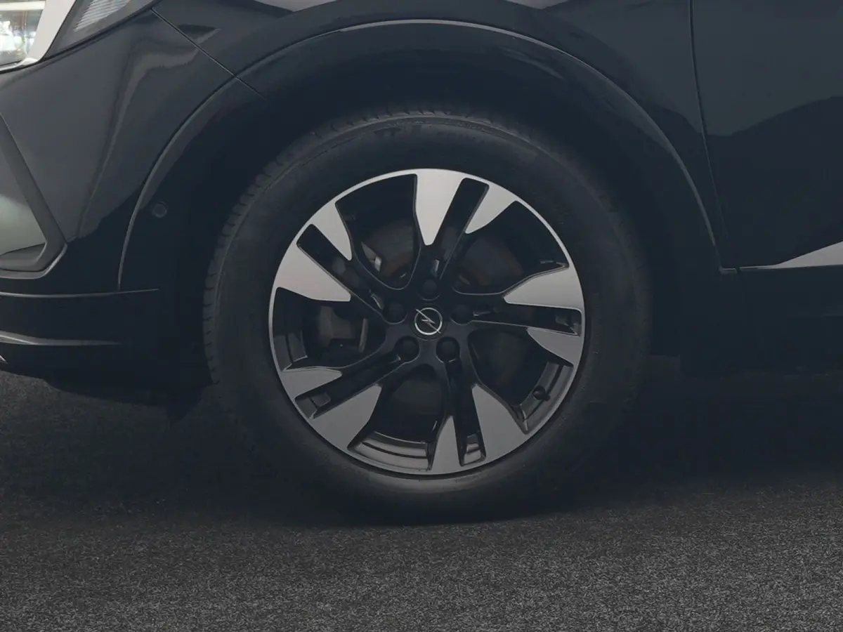 1.6 Turbo Ultimate FACELIFT MODEL PHEV 225pk Dealer O.H. | Trekhaak Afn. | Adaptive Cruise | 360 Camera | Alcantara Sportstoelen & Stuur Verwarmd | BLIS | Keyless | Navigatie | DAB | Plug In