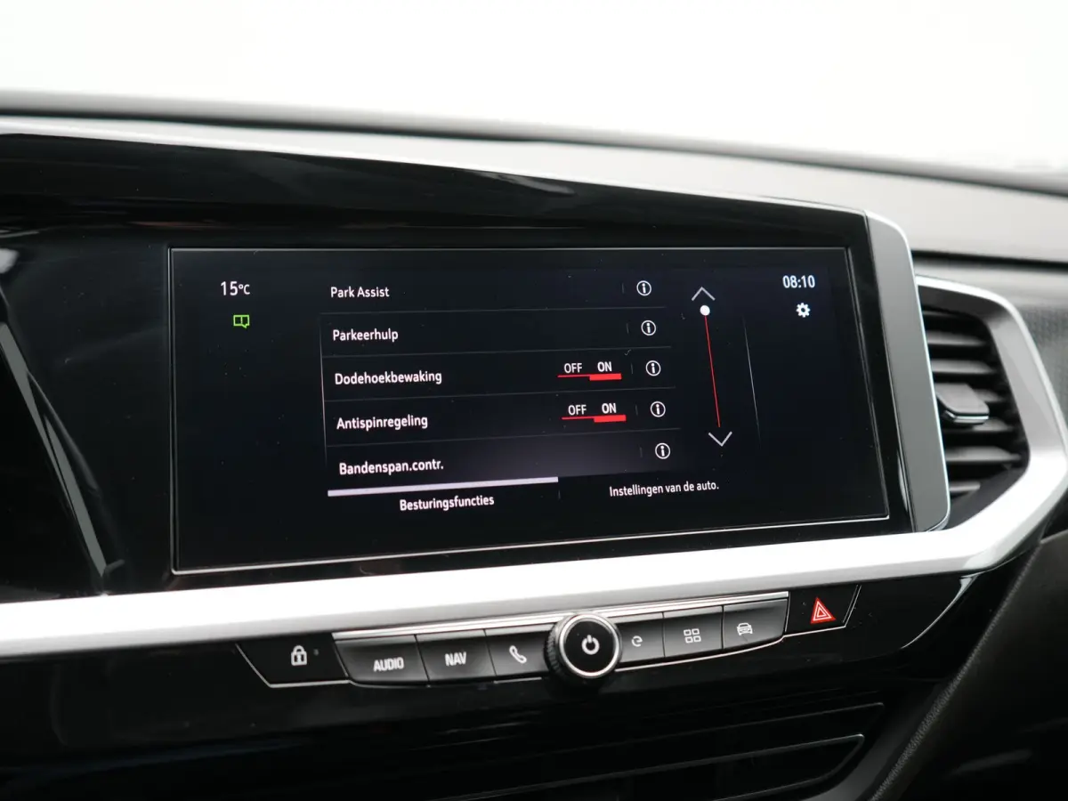 1.6 Turbo Ultimate FACELIFT MODEL PHEV 225pk Dealer O.H. | Trekhaak Afn. | Adaptive Cruise | 360 Camera | Alcantara Sportstoelen & Stuur Verwarmd | BLIS | Keyless | Navigatie | DAB | Plug In