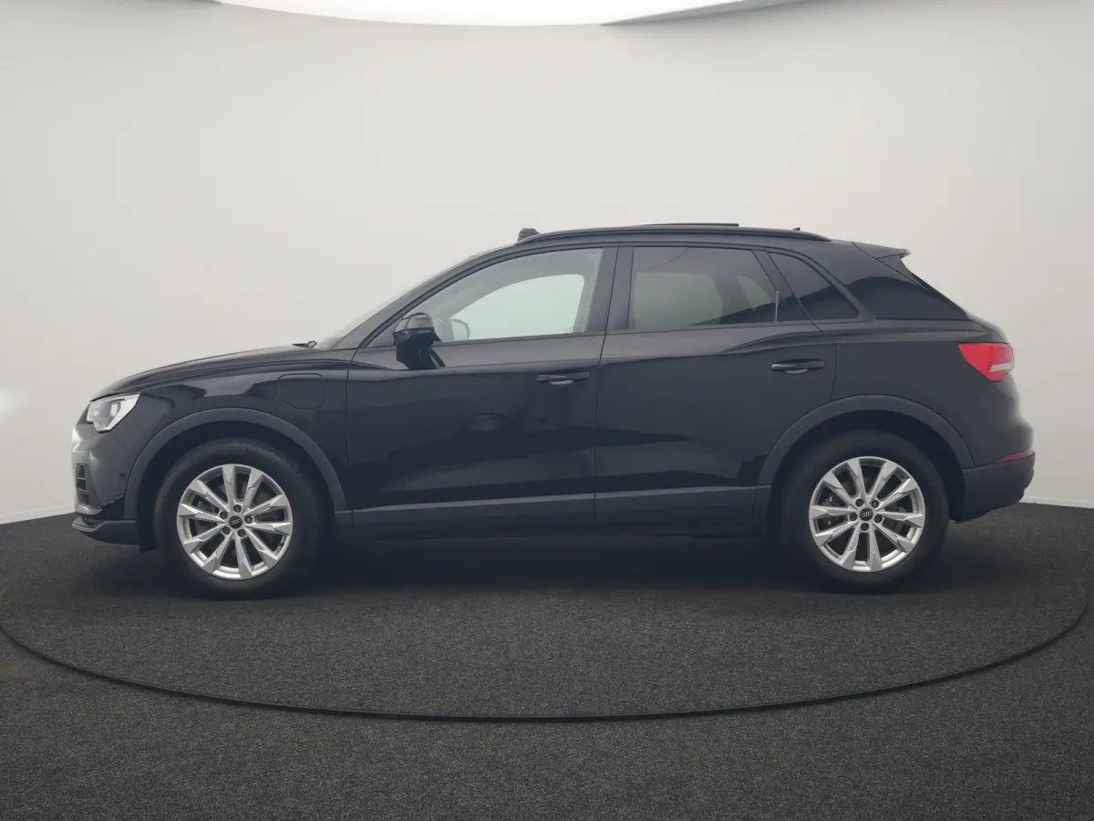 45 TFSI e Business Edition PHEV 245pk Dealer O.H. | Panodak | Adaptive Cruise | Camera | Alcantara Sportstoelen Verwarmd | Sfeerverlichting | BLIS | Keyless | Apple Carplay | Navigatie | DAB