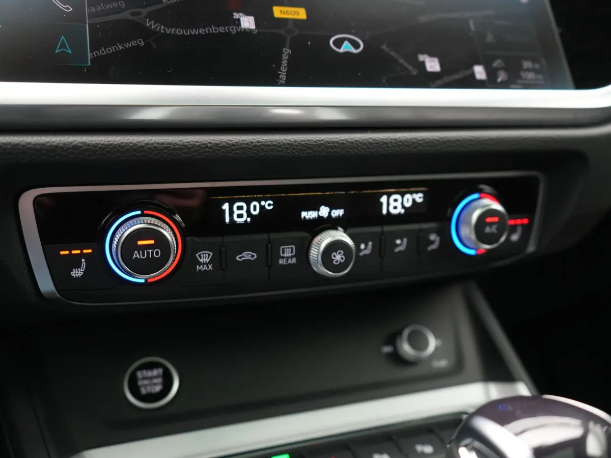 45 TFSI e Business Edition PHEV 245pk Dealer O.H. | Panodak | Adaptive Cruise | Camera | Alcantara Sportstoelen Verwarmd | Sfeerverlichting | BLIS | Keyless | Apple Carplay | Navigatie | DAB