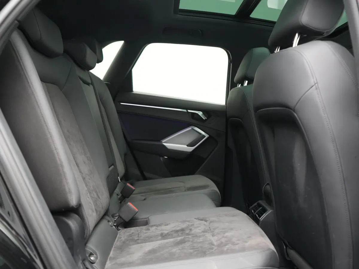 45 TFSI e Business Edition PHEV 245pk Dealer O.H. | Panodak | Adaptive Cruise | Camera | Alcantara Sportstoelen Verwarmd | Sfeerverlichting | BLIS | Keyless | Apple Carplay | Navigatie | DAB