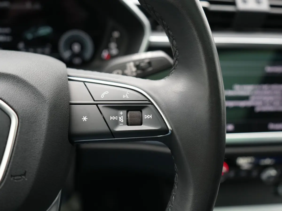 45 TFSI e Business Edition PHEV 245pk Dealer O.H. | Panodak | Adaptive Cruise | Camera | Alcantara Sportstoelen Verwarmd | Sfeerverlichting | BLIS | Keyless | Apple Carplay | Navigatie | DAB
