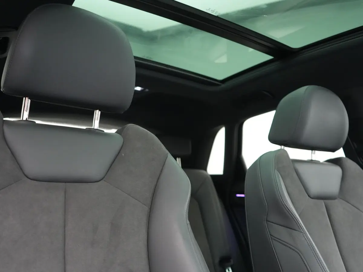 45 TFSI e Business Edition PHEV 245pk Dealer O.H. | Panodak | Adaptive Cruise | Camera | Alcantara Sportstoelen Verwarmd | Sfeerverlichting | BLIS | Keyless | Apple Carplay | Navigatie | DAB