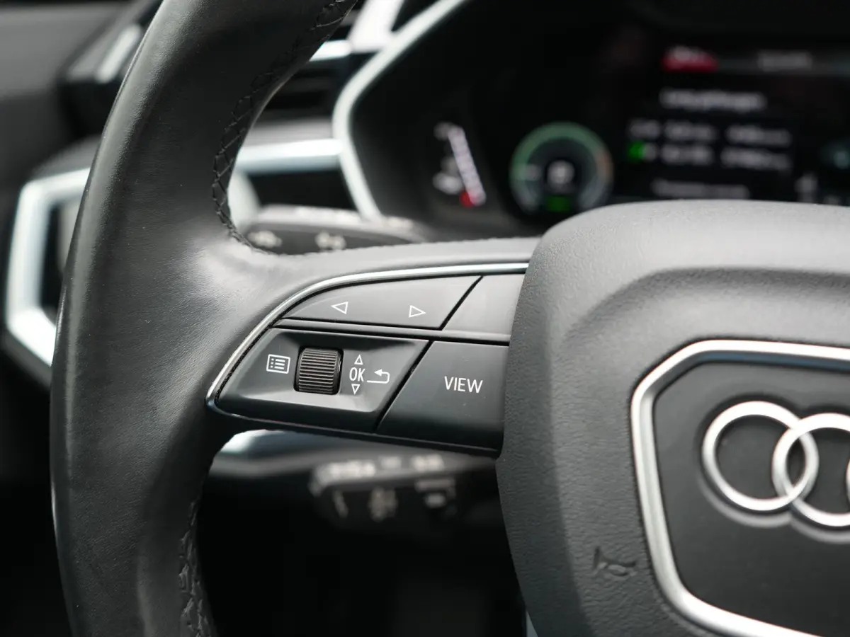 45 TFSI e Business Edition PHEV 245pk Dealer O.H. | Panodak | Adaptive Cruise | Camera | Alcantara Sportstoelen Verwarmd | Sfeerverlichting | BLIS | Keyless | Apple Carplay | Navigatie | DAB
