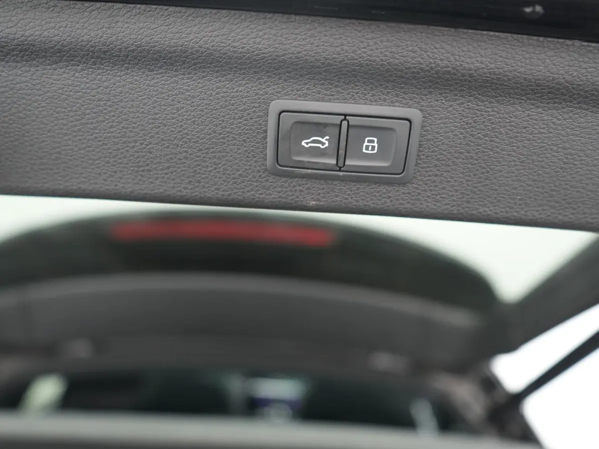 45 TFSI e Business Edition PHEV 245pk Dealer O.H. | Panodak | Adaptive Cruise | Camera | Alcantara Sportstoelen Verwarmd | Sfeerverlichting | BLIS | Keyless | Apple Carplay | Navigatie | DAB