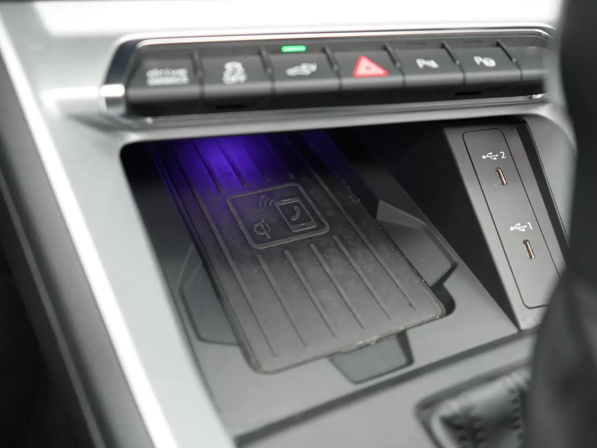 45 TFSI e Business Edition PHEV 245pk Dealer O.H. | Panodak | Adaptive Cruise | Camera | Alcantara Sportstoelen Verwarmd | Sfeerverlichting | BLIS | Keyless | Apple Carplay | Navigatie | DAB