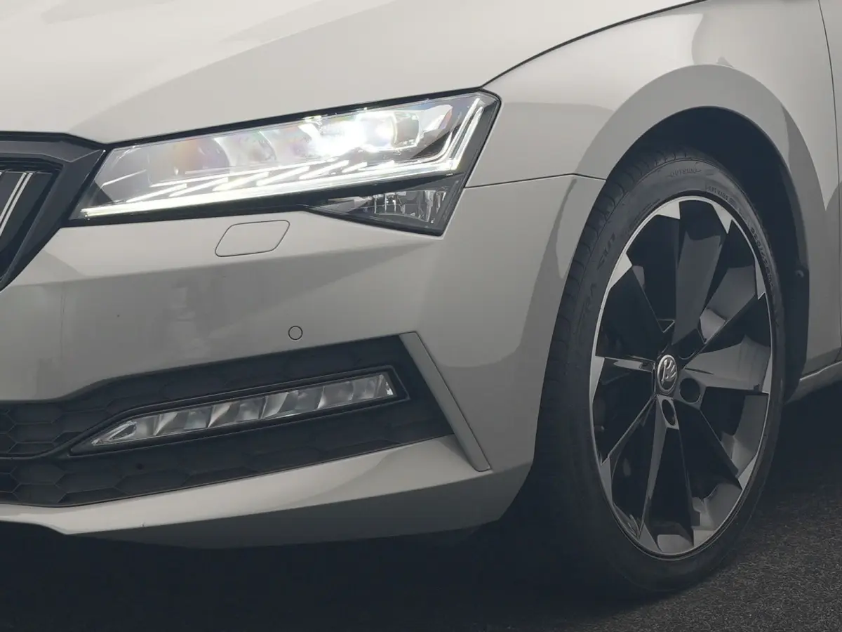1.4 TSI iV Sportline Business PHEV 218pk Dealer O.H. | SOH 91,2% | Panodak | Adaptive Cruise | Camera | Canton Audio | Alcantara Sportstoelen Memory & Verwarmd | Sfeerverlichting | Keyless |