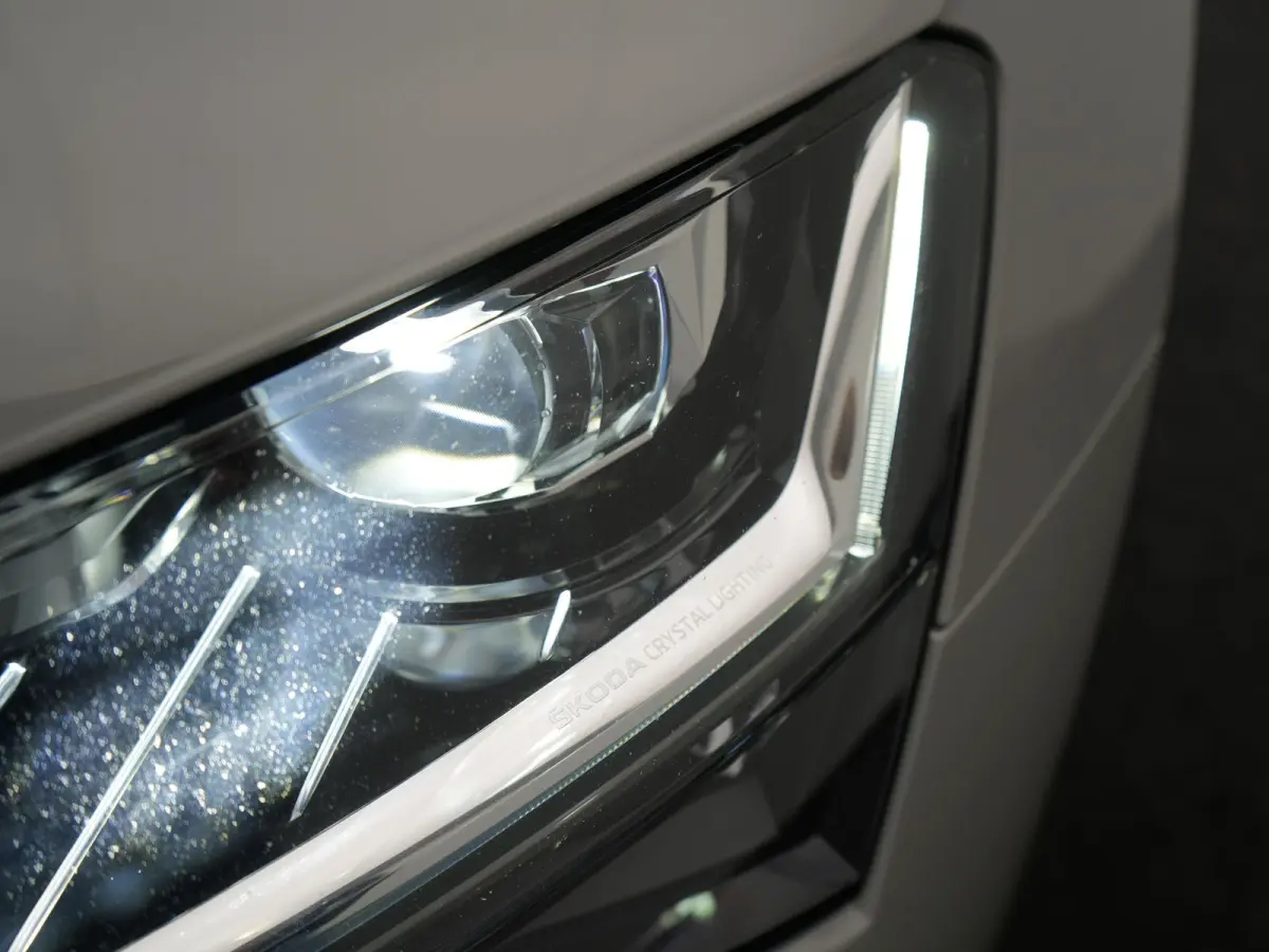1.4 TSI iV Sportline Business PHEV 218pk Dealer O.H. | Panodak | Camera | Canton Audio | Alcantara Sportstoelen Memory & Verwarmd | Sfeerverlichting | Keyless | BLIS | Stuur Verwarmd | Apple