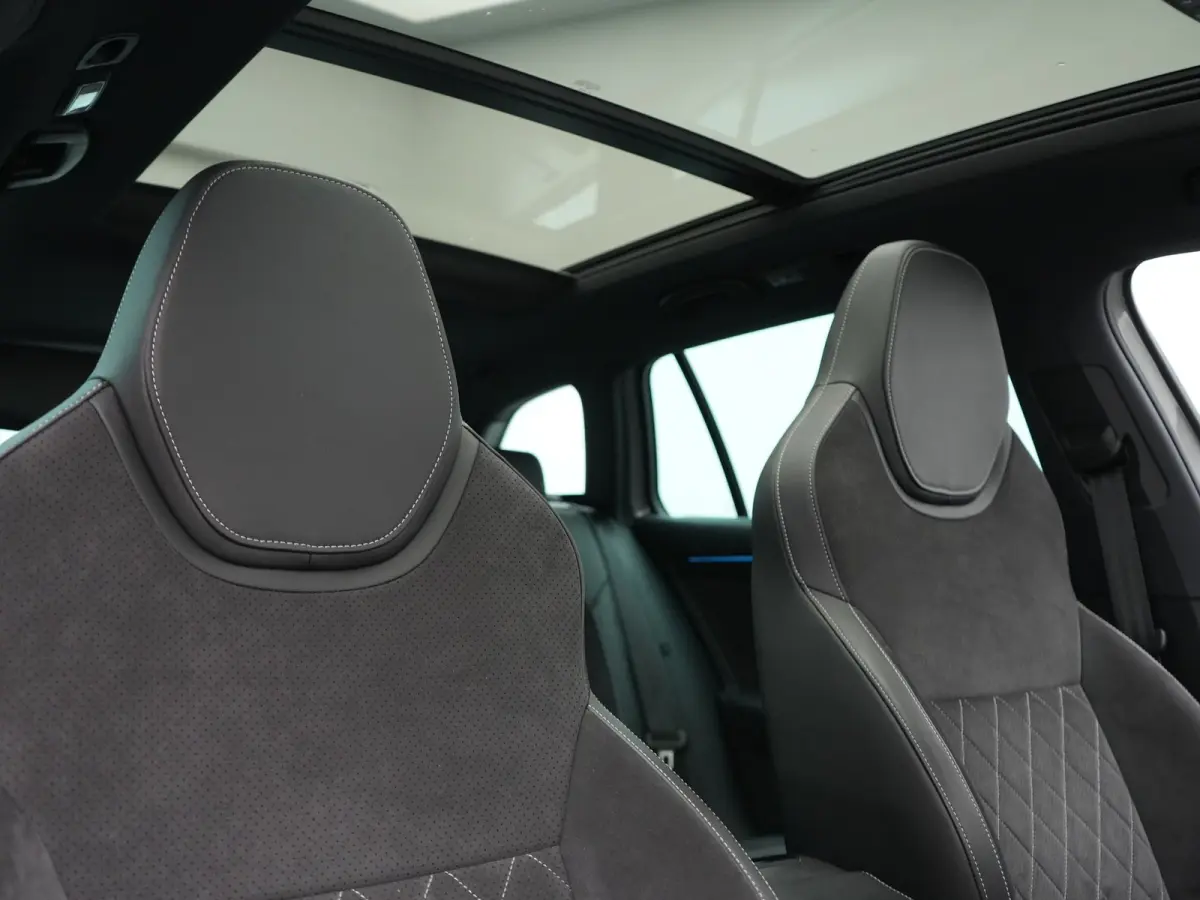 1.4 TSI iV Sportline Business PHEV 218pk Dealer O.H. | Panodak | Camera | Canton Audio | Alcantara Sportstoelen Memory & Verwarmd | Sfeerverlichting | Keyless | BLIS | Stuur Verwarmd | Apple