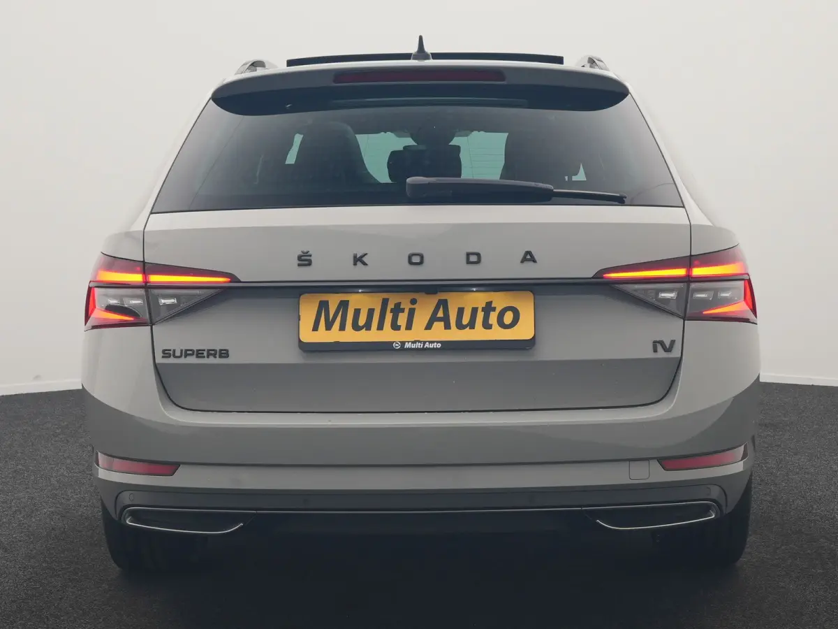 1.4 TSI iV Sportline Business PHEV 218pk Dealer O.H. | Panodak | Camera | Canton Audio | Alcantara Sportstoelen Memory & Verwarmd | Sfeerverlichting | Keyless | BLIS | Stuur Verwarmd | Apple