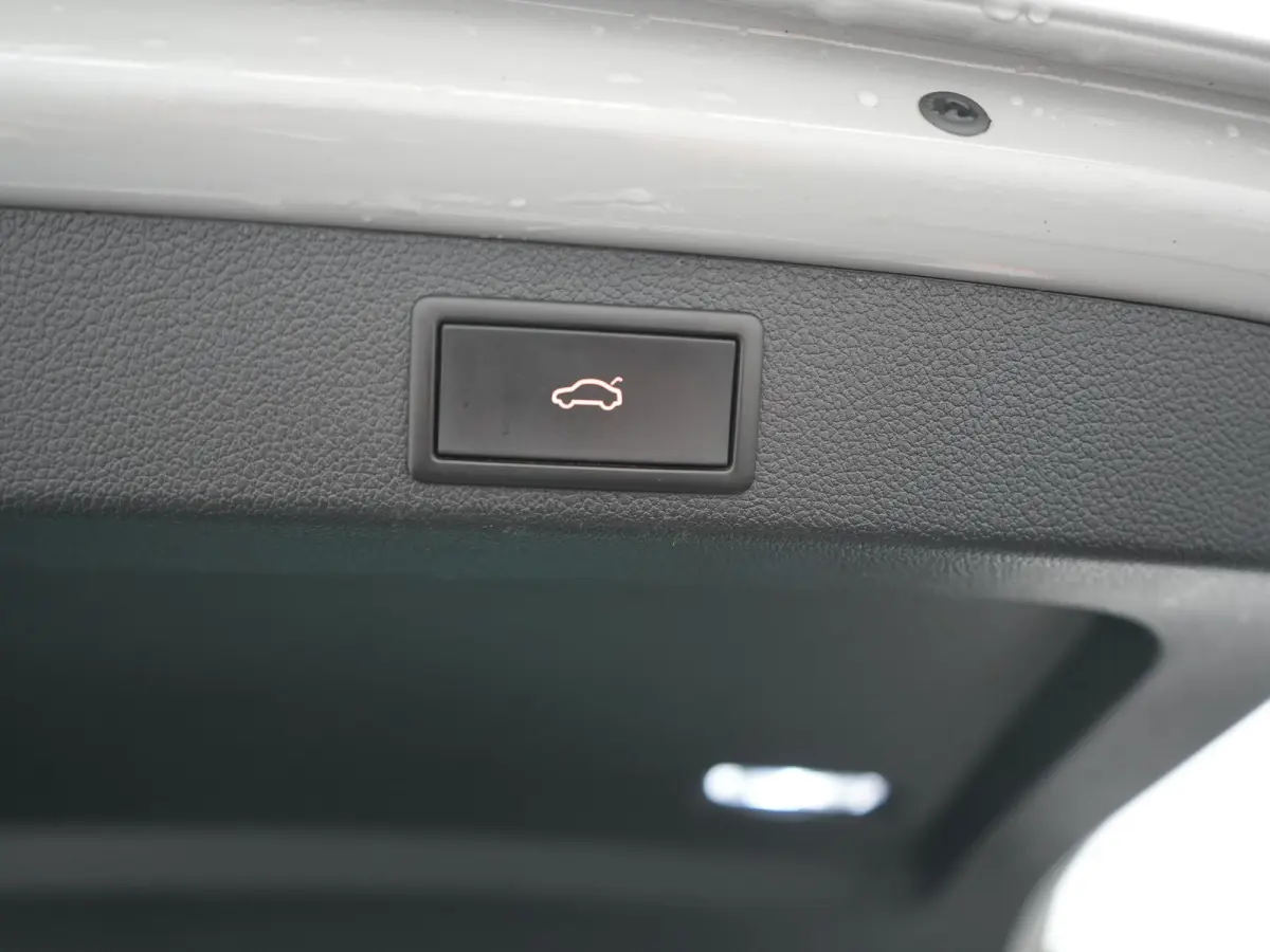 1.4 TSI iV Sportline Business PHEV 218pk Dealer O.H. | Panodak | Camera | Canton Audio | Alcantara Sportstoelen Memory & Verwarmd | Sfeerverlichting | Keyless | BLIS | Stuur Verwarmd | Apple