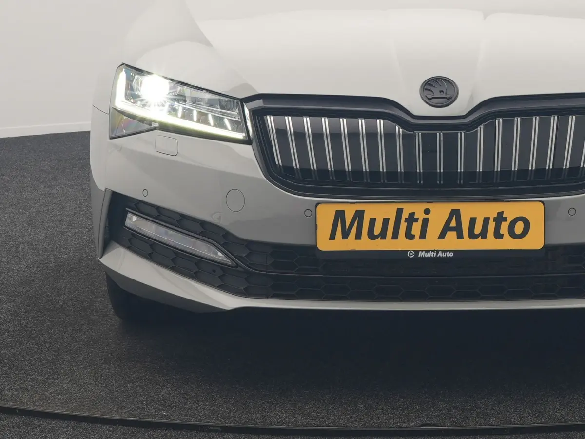 1.4 TSI iV Sportline Business PHEV 218pk Dealer O.H. | Panodak | Camera | Canton Audio | Alcantara Sportstoelen Memory & Verwarmd | Sfeerverlichting | Keyless | BLIS | Stuur Verwarmd | Apple
