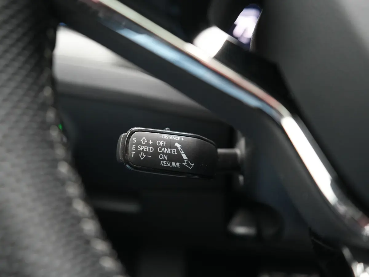1.4 TSI iV Sportline Business PHEV 218pk Dealer O.H. | Panodak | Camera | Canton Audio | Alcantara Sportstoelen Memory & Verwarmd | Sfeerverlichting | Keyless | BLIS | Stuur Verwarmd | Apple