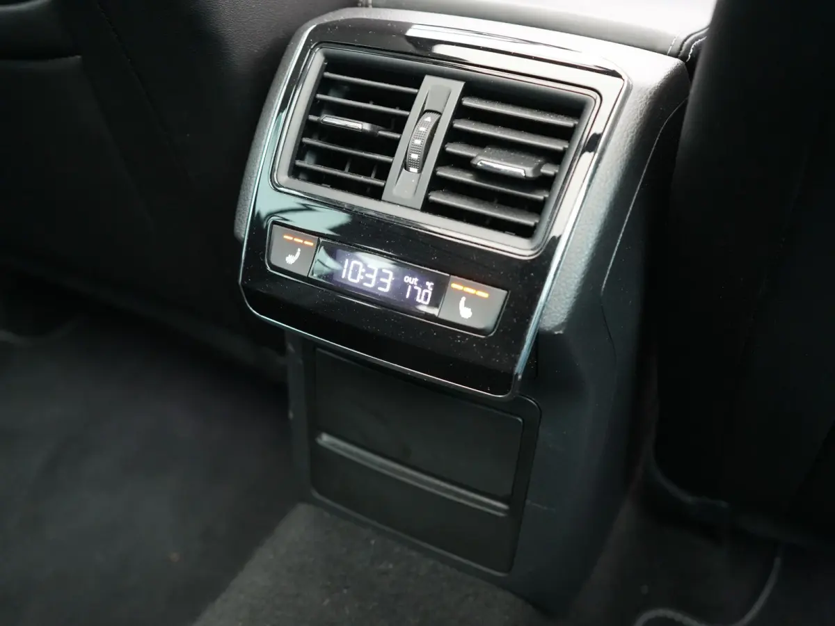 1.4 TSI iV Sportline Business PHEV 218pk Dealer O.H. | SOH 91,2% | Panodak | Adaptive Cruise | Camera | Canton Audio | Alcantara Sportstoelen Memory & Verwarmd | Sfeerverlichting | Keyless |