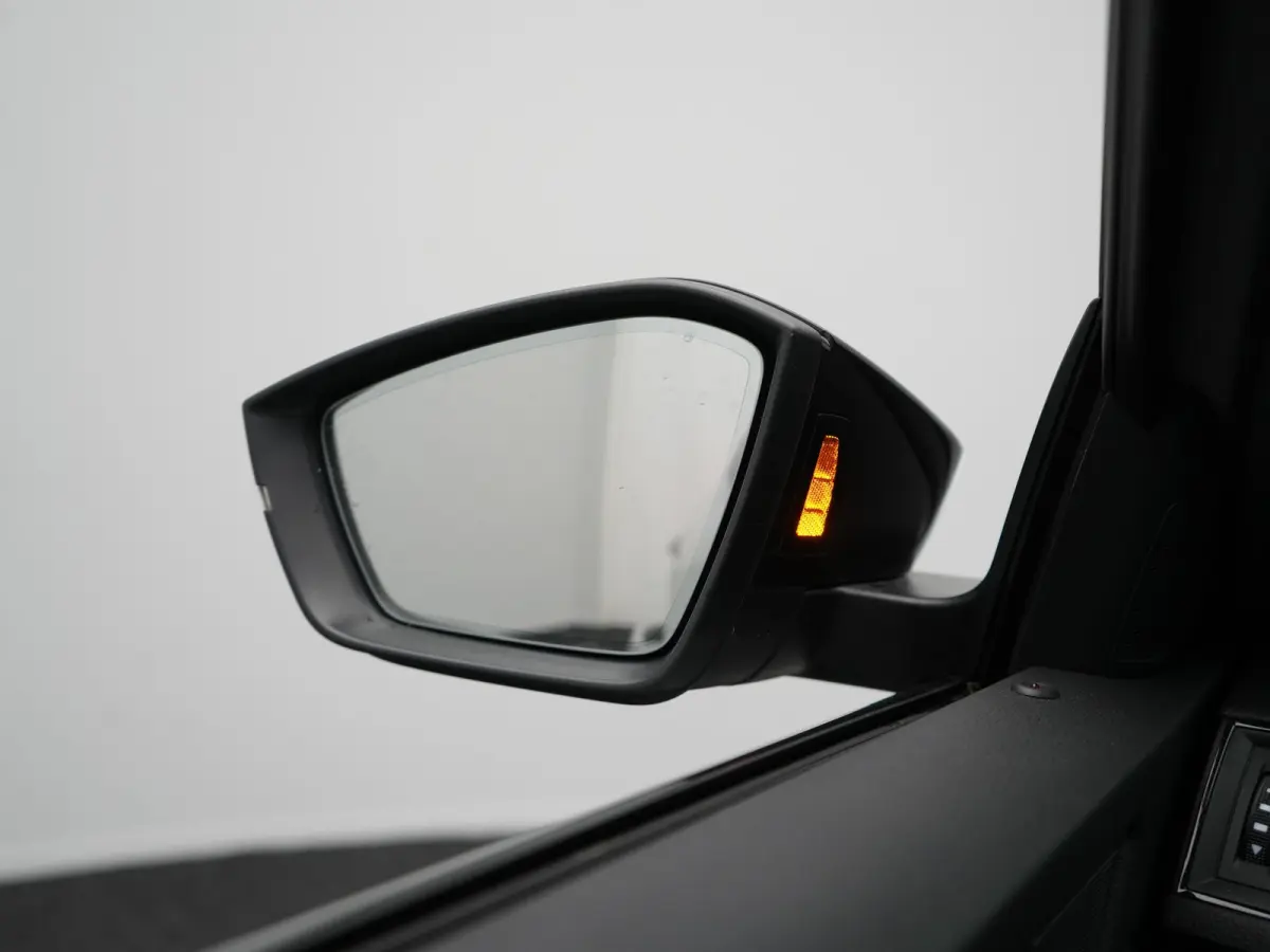 1.4 TSI iV Sportline Business PHEV 218pk Dealer O.H. | SOH 91,2% | Panodak | Adaptive Cruise | Camera | Canton Audio | Alcantara Sportstoelen Memory & Verwarmd | Sfeerverlichting | Keyless |