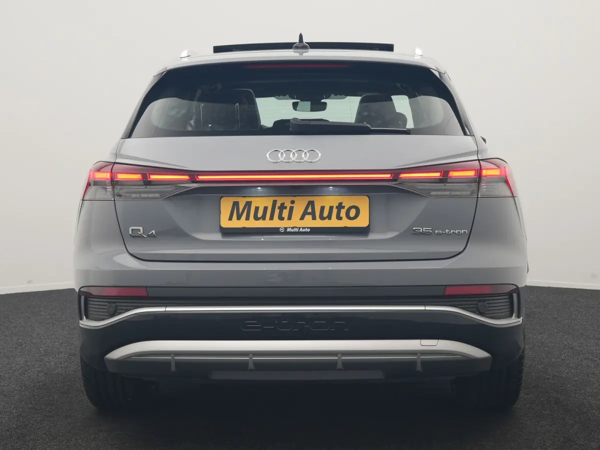 35 2x S Line 55 kWh 170pk Dealer O.H. | Panodak | Valcona Lederen Sportstoelen & Memory | Adaptive Cruise | Head Up | 360 Camera | Sonos Audio | Matrix LED | Keyless | Blis | Apple Carplay |