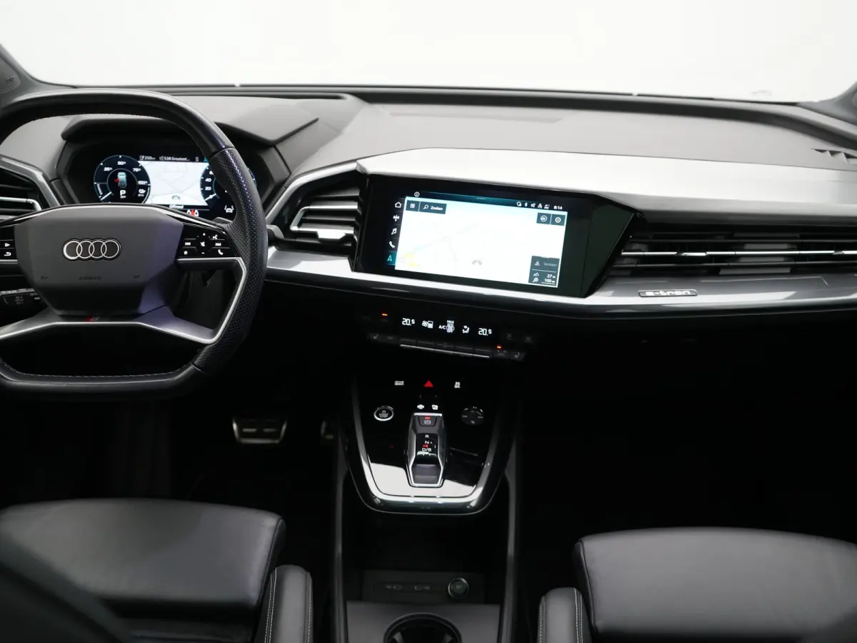 35 2x S Line 55 kWh 170pk Dealer O.H. | Panodak | Valcona Lederen Sportstoelen & Memory | Adaptive Cruise | Head Up | 360 Camera | Sonos Audio | Matrix LED | Keyless | Blis | Apple Carplay |