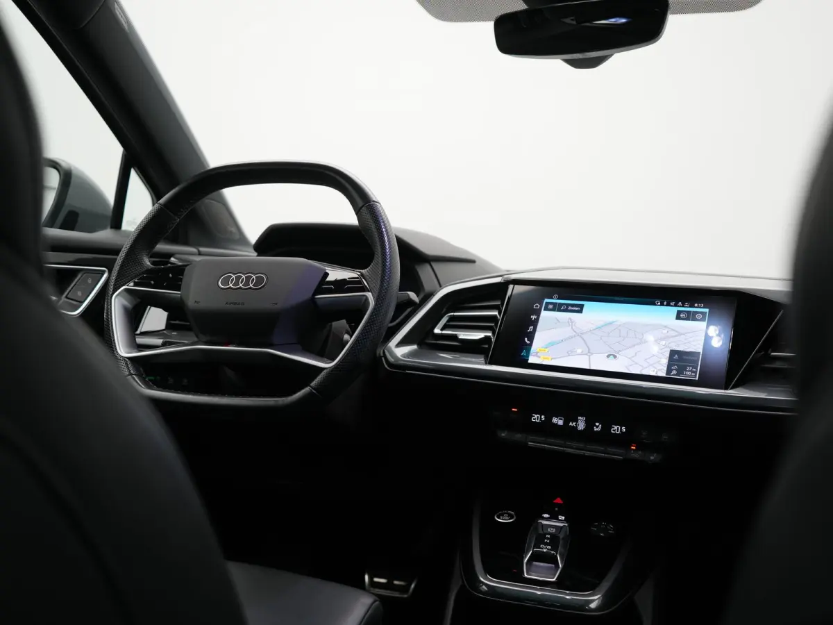 35 2x S Line 55 kWh 170pk Dealer O.H. | Panodak | Valcona Lederen Sportstoelen & Memory | Adaptive Cruise | Head Up | 360 Camera | Sonos Audio | Matrix LED | Keyless | Blis | Apple Carplay |