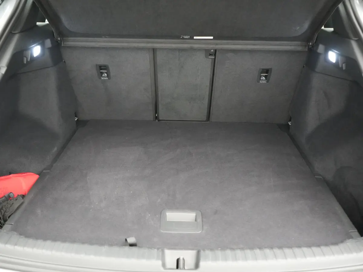35 2x S Line 55 kWh 170pk Dealer O.H. | Panodak | Valcona Lederen Sportstoelen & Memory | Adaptive Cruise | Head Up | 360 Camera | Sonos Audio | Matrix LED | Keyless | Blis | Apple Carplay |