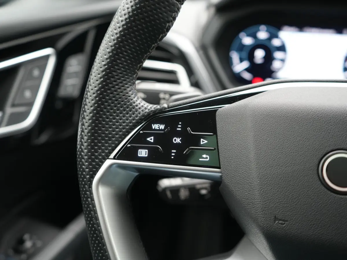 35 2x S Line 55 kWh 170pk Dealer O.H. | Panodak | Lederen Sportstoelen Memory | Adaptive Cruise | Head Up | 360 Camera | Sonos Audio | Matrix LED | Keyless | Blis | Apple Carplay | Navigatie